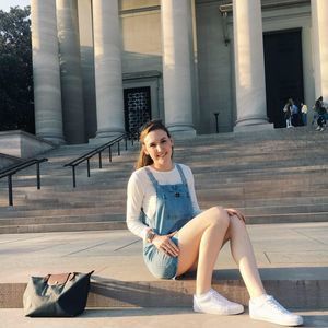 Meet your Posher, Lacey